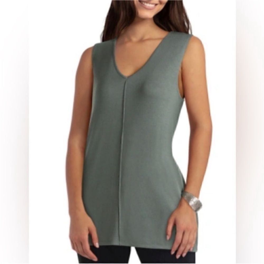 Isaac Mizrahi NWT Sleeveless Vneck Pullover Thyme
Size M